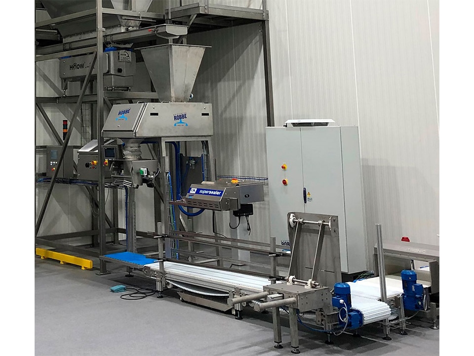 Bascules Robbe NV plaatst afzaklijn voor openmond zakken en bigbags bij FISCe (Acomo groep) 1