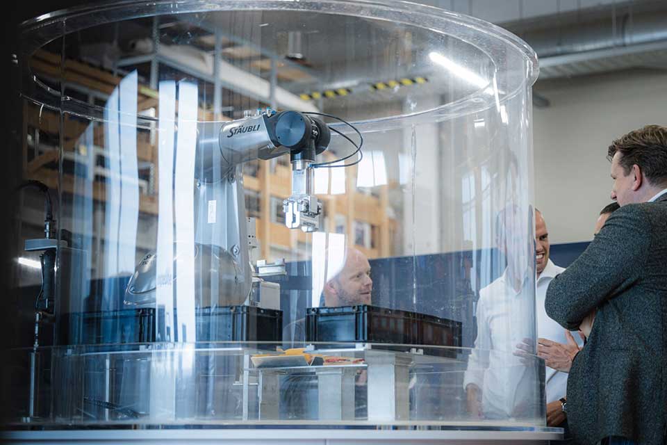 QING en Stäubli Robotics ontketenen revolutie voor voedselproducenten 1