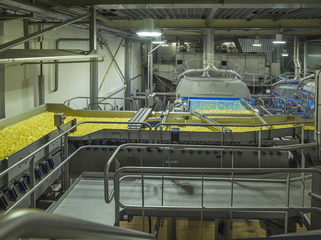 Vernieuwde productielijn voor diepvriesfrieten: Farm Frites schakelt Heveco en Siemens in bij uitbreiding 3