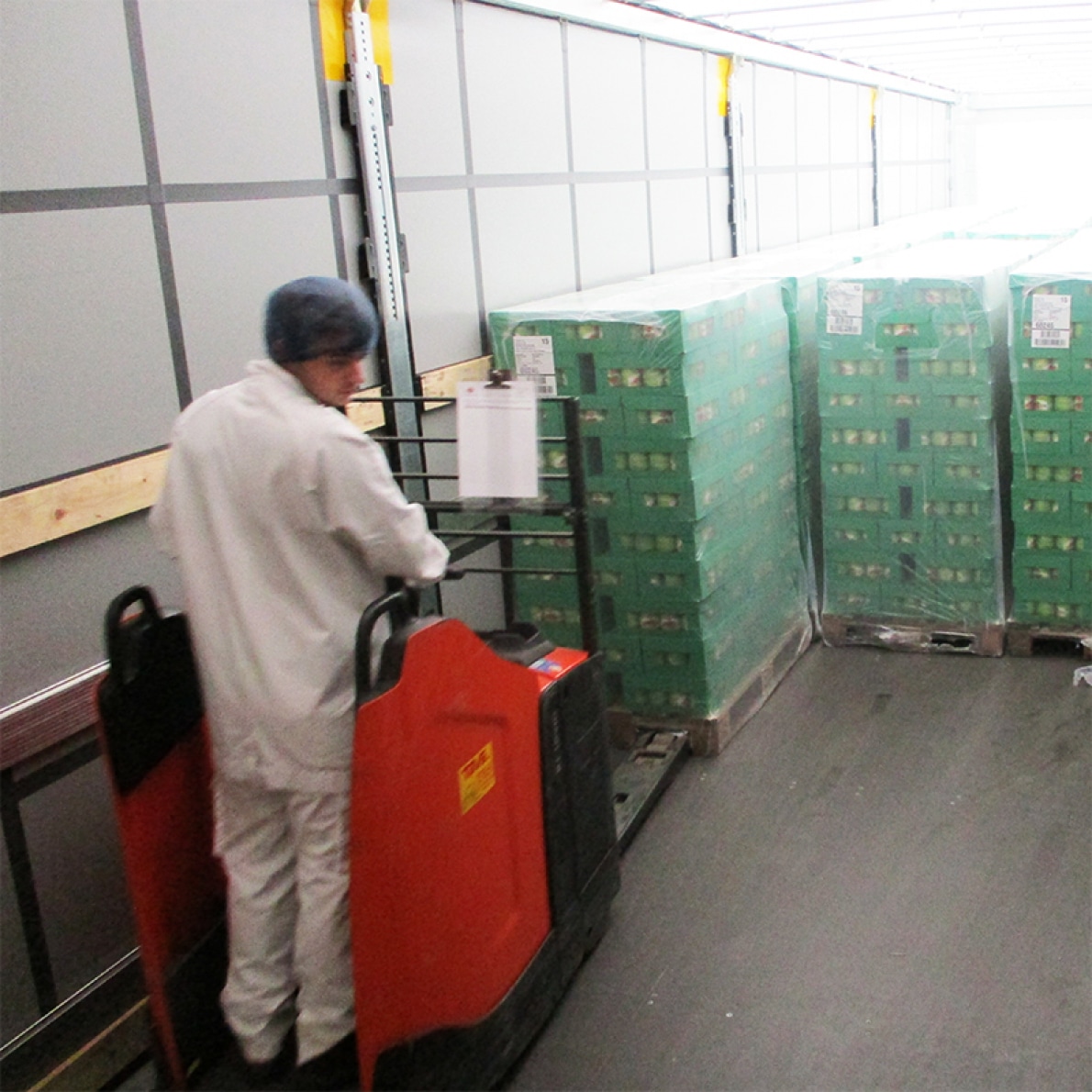 Pauwels Sauzen doneert 153.600 bokalen pastasaus aan Voedselbanken 1