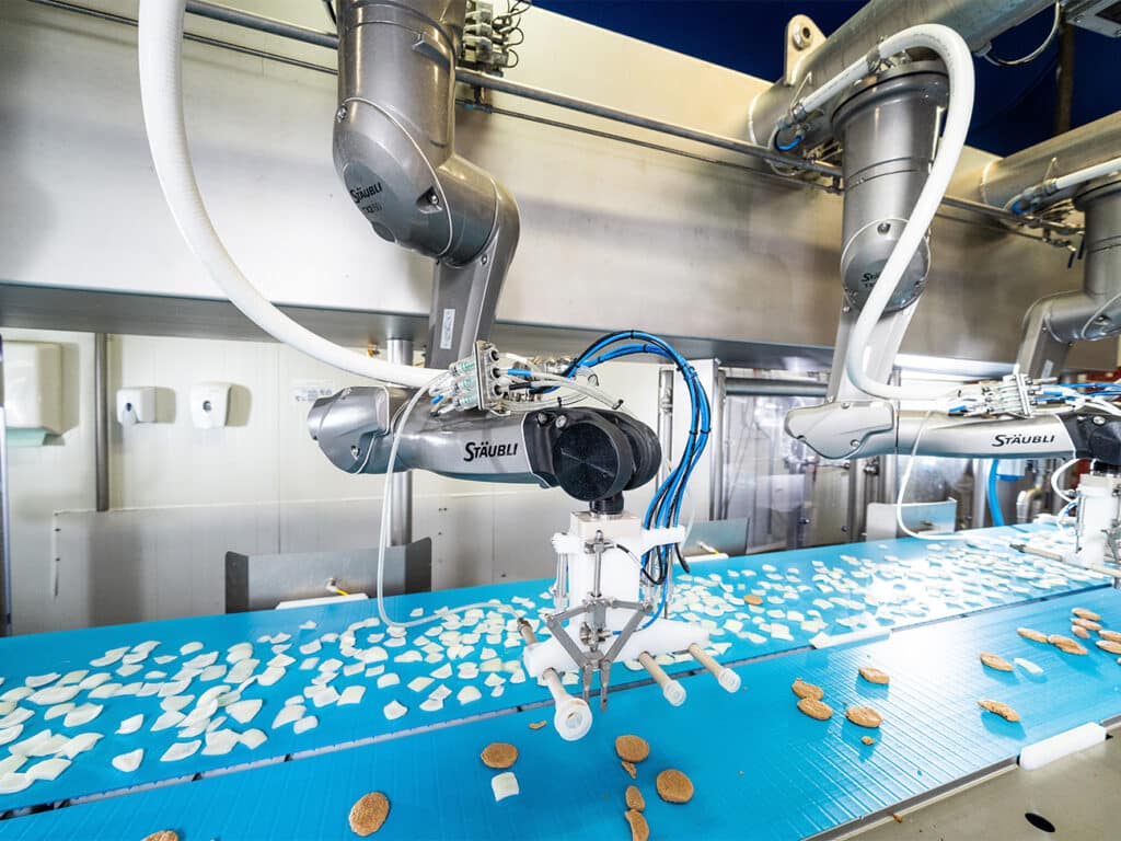 Wereldprimeur: volautomatische brochettemachine met behulp van robots 4