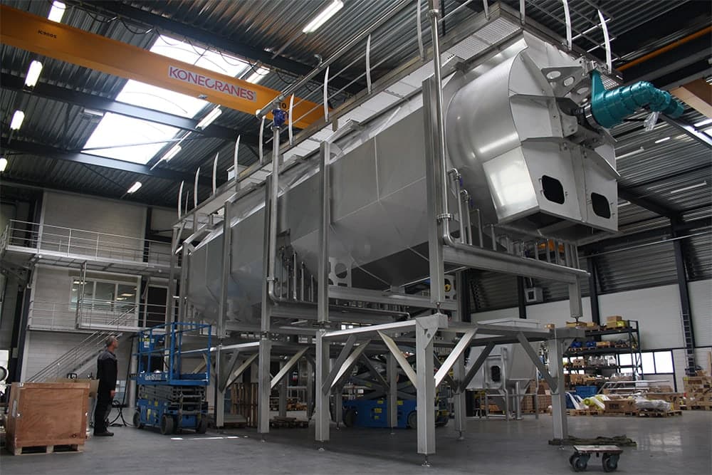 Belgische Sticomax neemt Nederlandse DutchTecSource (DTS) over en groeit uit tot wereldspeler in machines en systemen voor de voedingsindustrie. 1