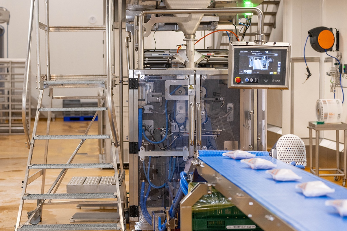 Belgische primeur: verticale flowpacker voor ham- en spekblokjes 7